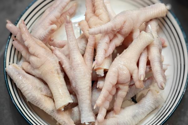 膽固醇高可以吃雞爪子嗎-易網<a href=http://www.logojc.com/ target=_blank class=infotextkey>健康養生</a>網 膽固醇高可以吃雞爪子嗎