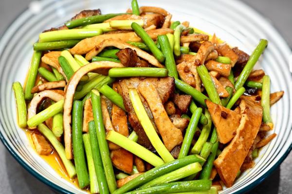 蒜苔的功效與作用、禁忌和食用方法