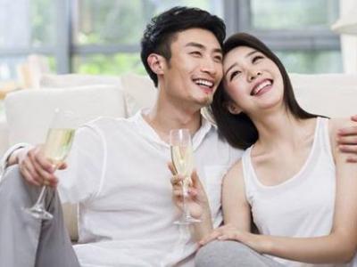 女人私語(yǔ)性經(jīng)驗(yàn)豐富該不該告訴未婚夫 過(guò)去的性經(jīng)歷影響婚姻生活嗎