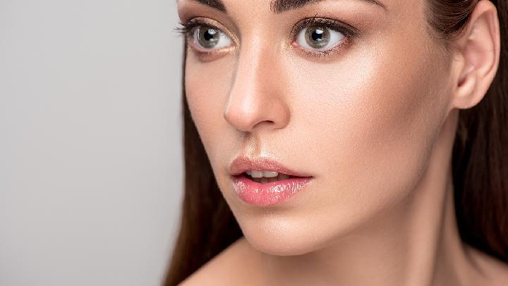 經期嗓音會變得嘶啞渾厚怎么回事？月經期間如何保護嗓子