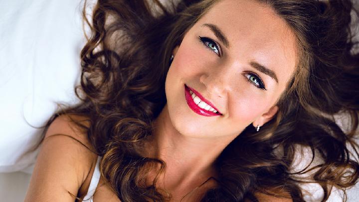 滿足女人應該怎么做 5個性愛原則能讓她十分滿意-易網<a href=http://www.logojc.com/ target=_blank class=infotextkey>健康養生</a>網 滿足女人應該怎么做 5個性愛原則能讓她十分滿意