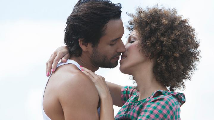 夫妻性愛用什么姿勢最好 24個(gè)奇特的性交體位你試過嗎