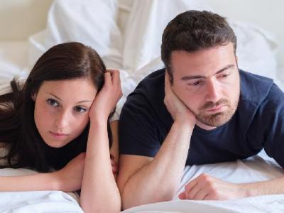 如何進行性行為以達到同步性高潮？