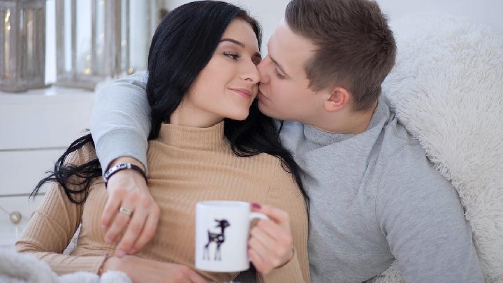 夫妻夏季性愛的注意事項有哪些 夫妻夏季必學的7個性技巧