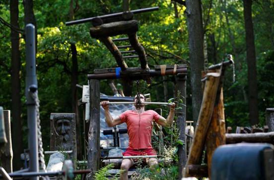 戰斗民族竟把公園改造成健身房，這樣的高技巧操作大寫服氣