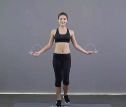 脫下皮褲的鄧紫棋美炸了，泳裝照曬小蠻腰大長腿