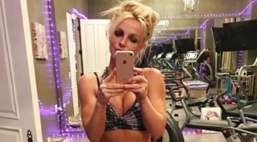 小甜甜布蘭妮變身健身狂，頻繁出入健身房竟是為取悅小13歲男友