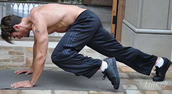 9個動作10分鐘暴汗燃脂！沒強度的減肥都是瞎扯淡