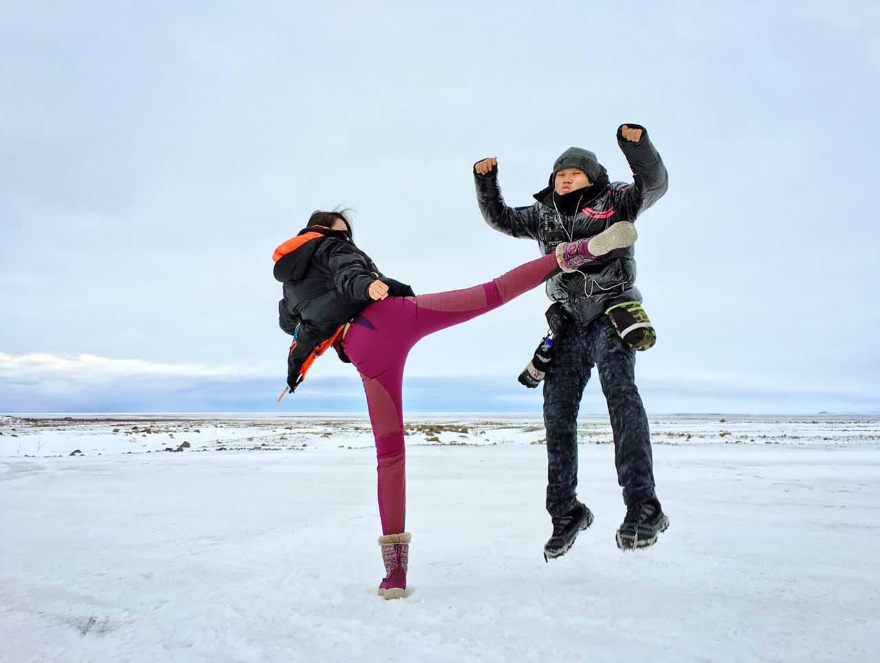 瑜伽女神母其彌雅 皮褲長(zhǎng)腿性感十足