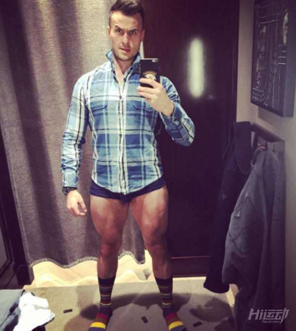 最強(qiáng)壯的CS：GO游戲冠軍！游戲與健身都不耽誤