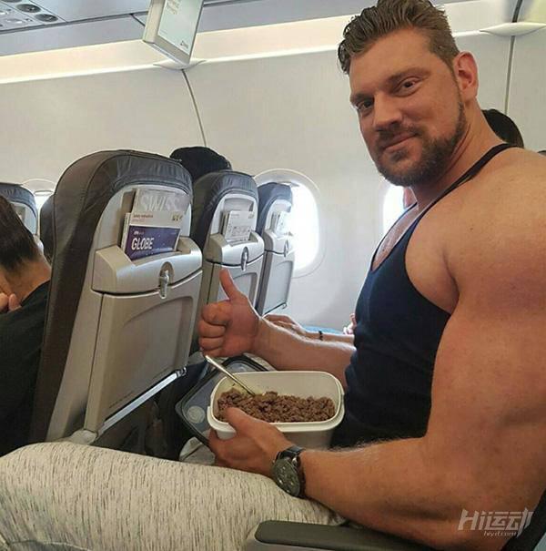 高個子健身本來就難！還因漏斗胸自斷10根肋骨治療