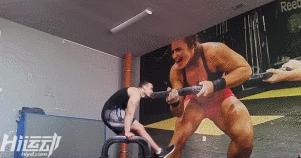 不用器械4年徒手健身！小伙從瘦“鵪鶉”到“肌霸”完美蛻變！