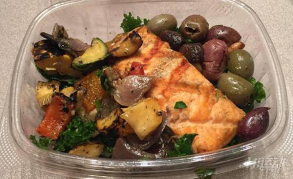 吳京的對手不簡單！50多歲這么能打，看他是如何健身的