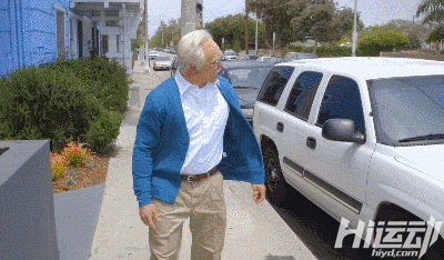 國外大爺挑戰街頭健身小伙！這么強壯活該他裝逼成功