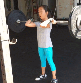 這個11歲蘿莉讓很多人汗顏！硬拉深蹲樣樣精通