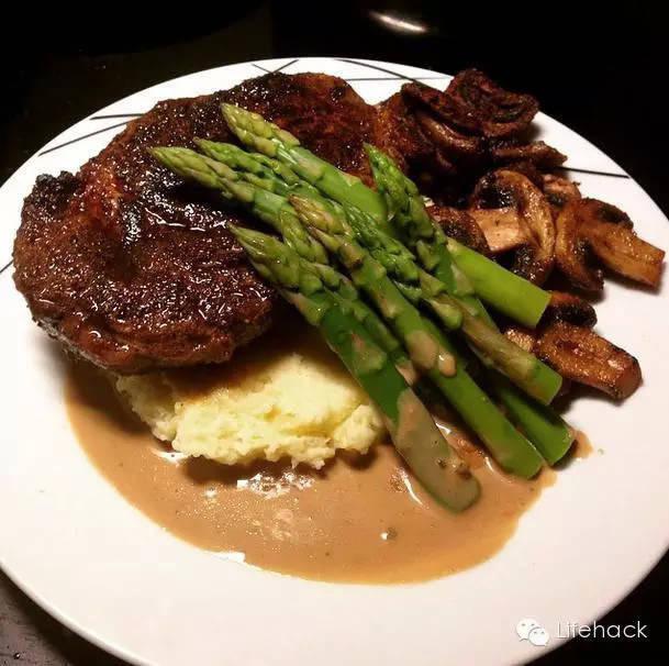 看了他的故事，你還有借口不健身嗎？