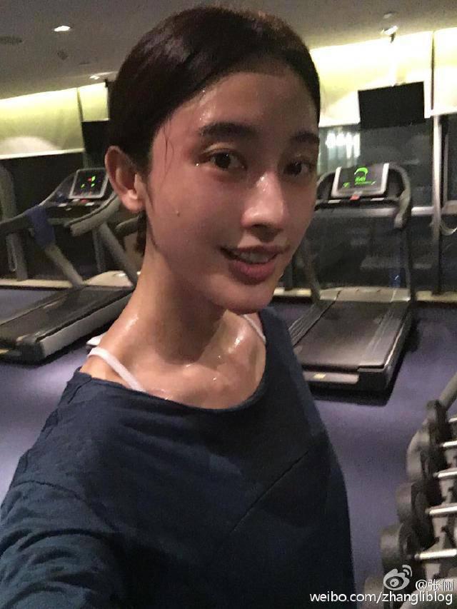 女星健身玩花樣 張儷健身房香汗淋漓