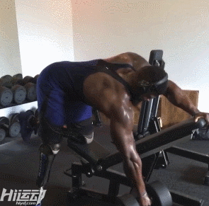 4歲失去雙腿，卻不滿足于假肢能站立！挑戰健身終成冠軍