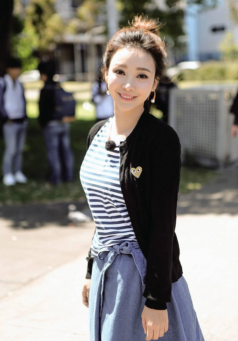 柳巖緊張運動裝 好身材一覽無余