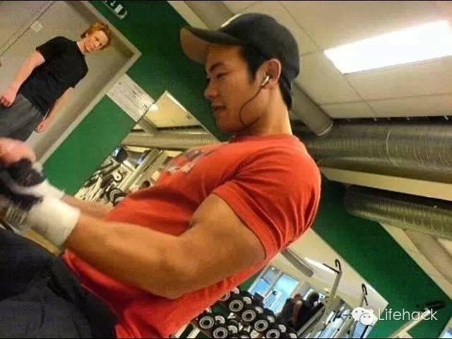 看了他的故事，你還有借口不健身嗎？