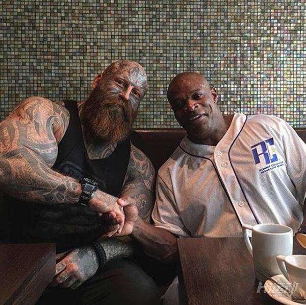 入過黑幫蹲過大獄！31歲健身逆襲成彪悍巨獸