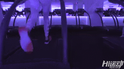 摔一跤就要退休，震動(dòng)半個(gè)娛樂(lè)圈！練成維密模特多不容易