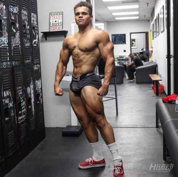 21歲小伙健身太強(qiáng)了：可以控制身體每一塊肌肉跳動(dòng)