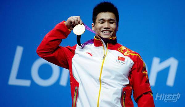 被國外媒體稱為“舉起世界的男人”！一次次刷新老外對(duì)力量的認(rèn)知