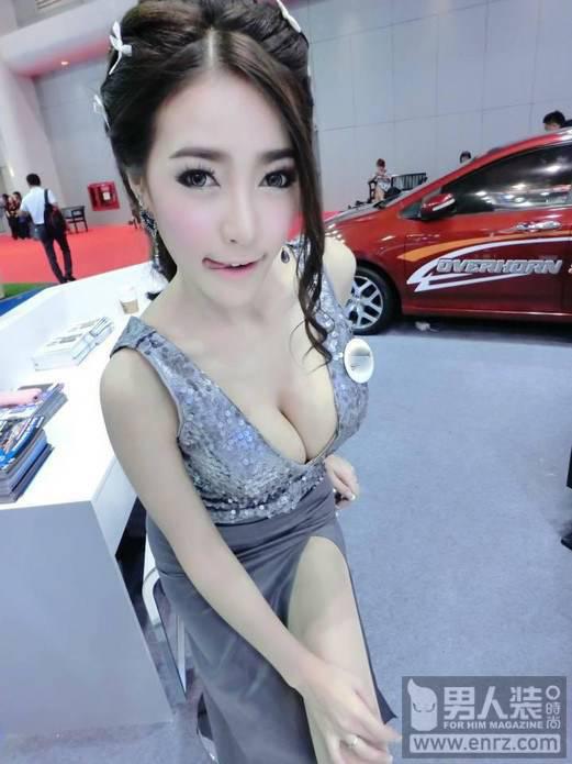 泰國汽車寶貝身材火辣 健身照更美