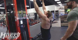 高個子健身本來就難！還因漏斗胸自斷10根肋骨治療