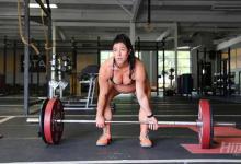 預(yù)產(chǎn)期還有5天，她還在健身房硬拉！