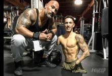 出生只有一只胳膊一條腿，身材卻比正常人都強百倍！