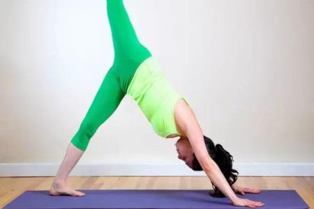 掰腿的正確姿勢 性愛姿勢大全幫助女性放心去愛