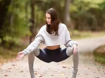 瑜伽初入門教學視頻,女性學會掰腿的正確姿勢身材任性秀