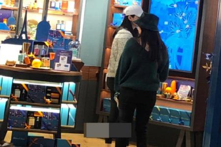 奚夢瑤產后首現身 身材恢復超級好離不開產后瑜伽修復動作