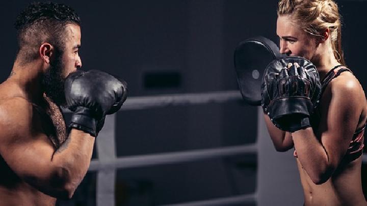 小腿浮腫是什么原因造成的 護理小腿浮腫要注意三方面