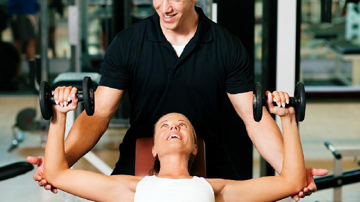 來(lái)“大姨媽”了如何運(yùn)動(dòng)減肥？月經(jīng)期間這4種運(yùn)動(dòng)不建議做