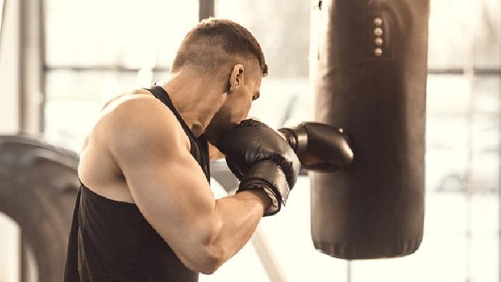 男生瘦肚子的運動方法有哪些？男性怎樣瘦肚子上的贅肉？