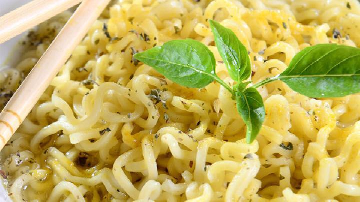 如何用生姜減肥？生姜泡腳瘦腿減肥的具體方法有哪些？