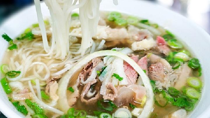 跳繩多少個才能減肥?跳繩減肥的正確方法介紹-易網健康<a href=http://www.logojc.com/jkys/ target=_blank class=infotextkey>養生</a>網 跳繩多少個才能減肥?跳繩減肥的正確方法介紹