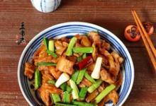 蒜苗面筋燒五花肉的做法-咸鮮味燒菜譜