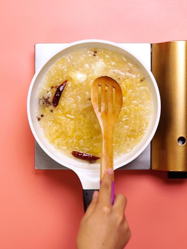 酸菜燉粉條的做法-酸辣味燉菜譜