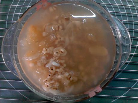 百合薏米銀耳湯的做法-甜味煮菜譜