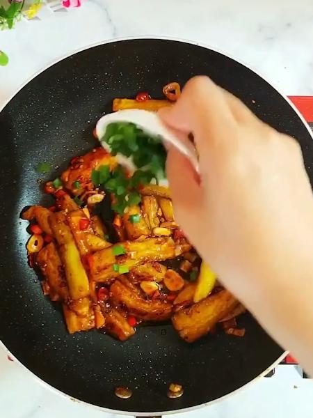 魚香茄條的做法-家常味炒菜譜