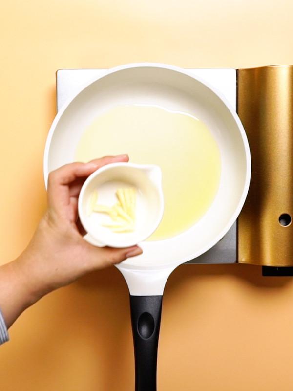 蒜苗回鍋肉的做法-家常味炒菜譜