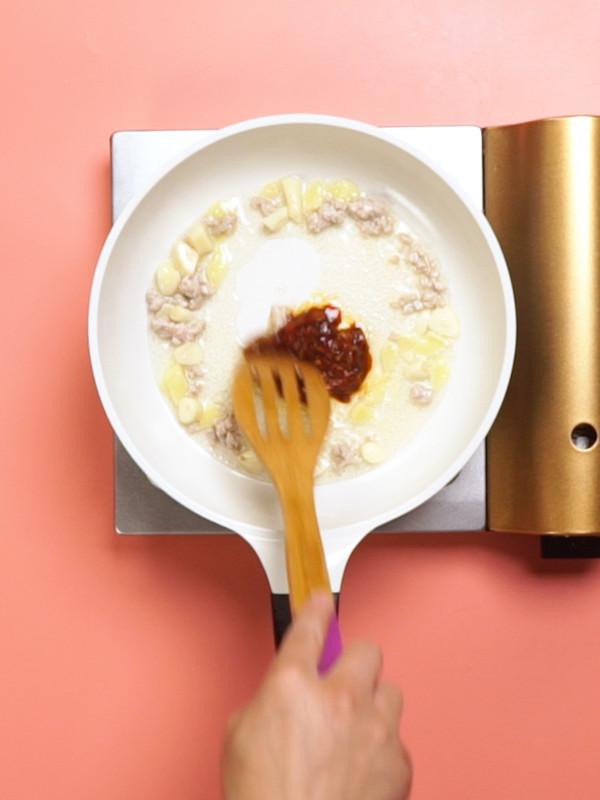 茄子煲的做法-家常味燒菜譜-易網健康養生網 茄子煲的做法-家常味燒菜譜