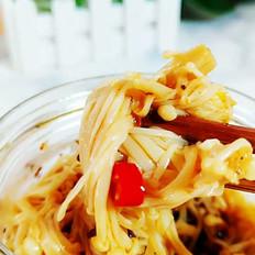 酸辣金針菇的做法-家常味炒菜譜