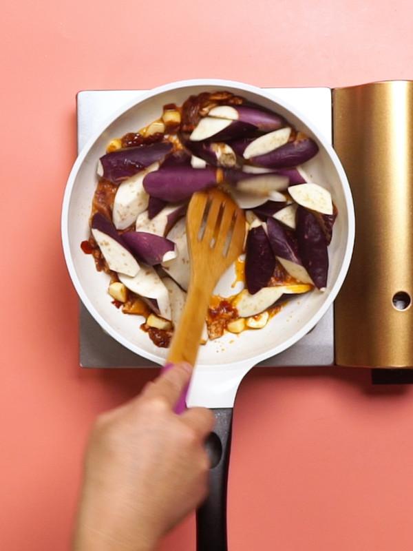 茄子煲的做法-家常味燒菜譜-易網健康養生網 茄子煲的做法-家常味燒菜譜