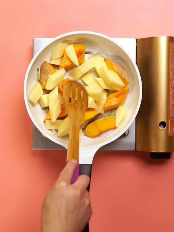 南瓜燉土豆的做法-家常味燉菜譜