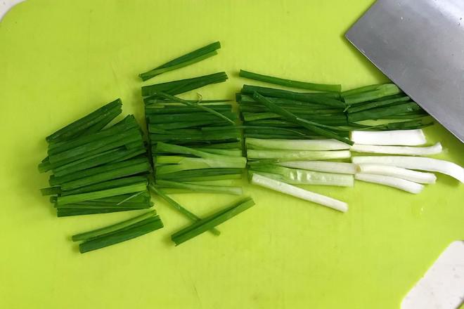 蔥油面的做法-咸鮮味拌菜譜